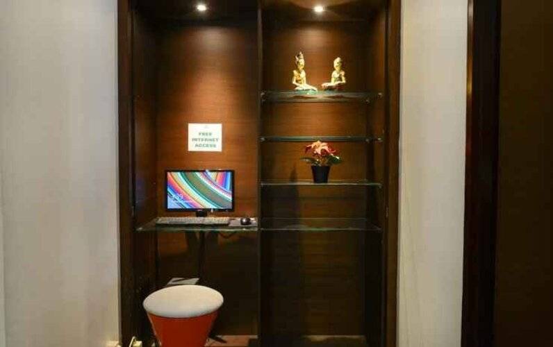 Bamboo Inn Hotel & Cafe