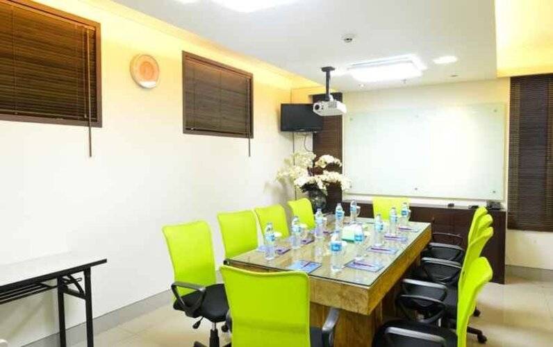 Bamboo Inn Hotel & Cafe