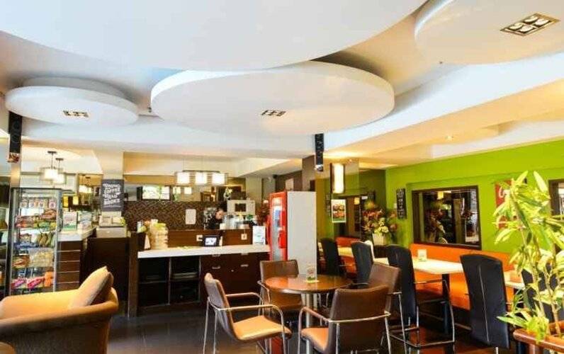 Bamboo Inn Hotel & Cafe