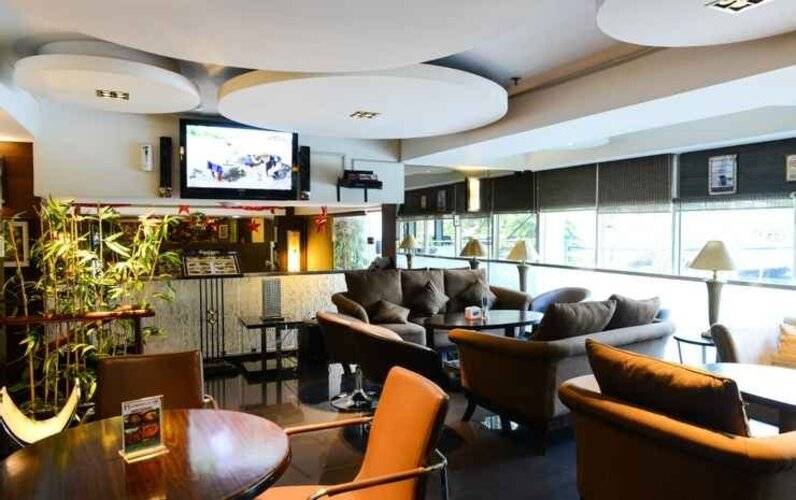 Bamboo Inn Hotel & Cafe