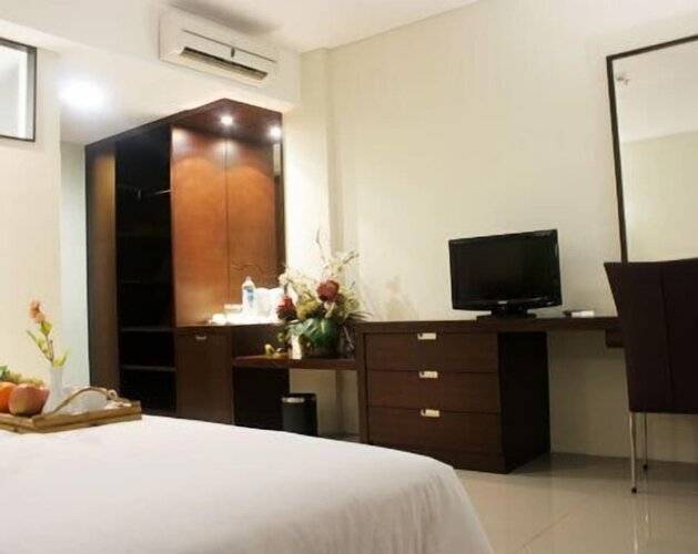 Bamboo Inn Hotel & Cafe