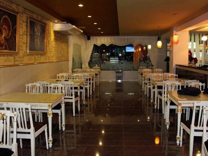 Grand Batik Inn