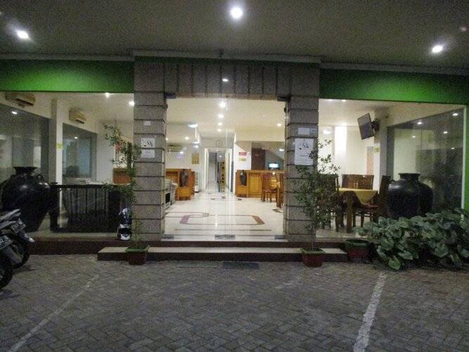 Hotel Caravan
