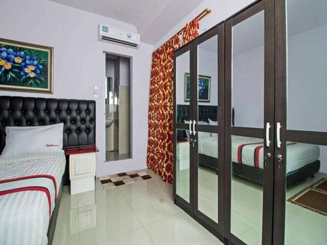 Reddoorz Plus @ Guntur Raya Setiabudi