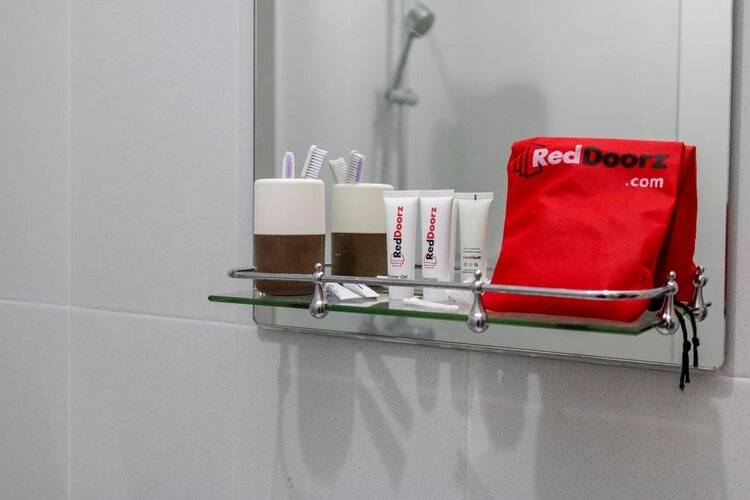 Reddoorz Plus @ Guntur Raya Setiabudi