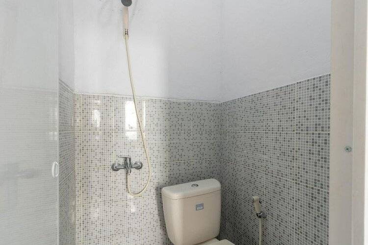Reddoorz Plus Near Taman Rasuna Menteng