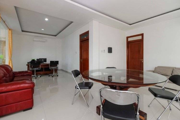 Reddoorz Premium @ Gandaria Jagakarsa