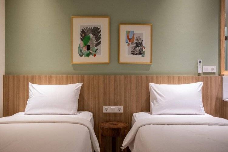 La Boheme Rooms And Coffee
