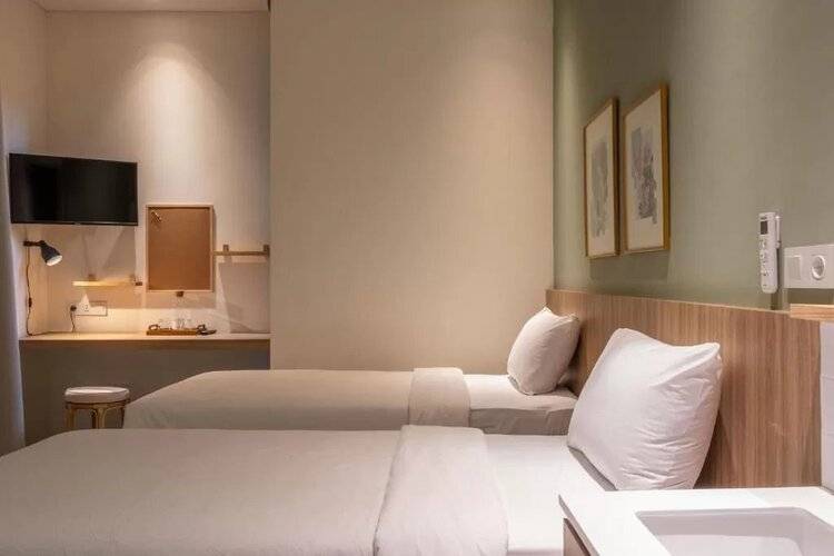 La Boheme Rooms And Coffee