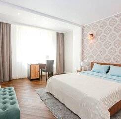 $item['hotel']['name']