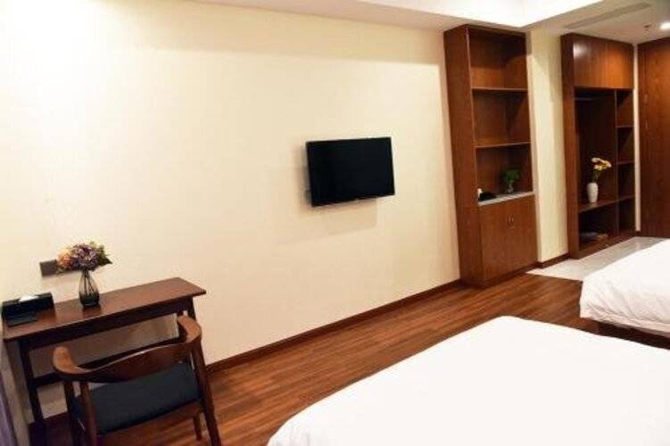 Shanghai Linyin Holiday Hotel