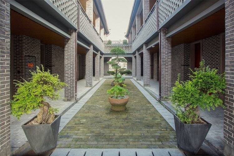 Shanghai Linyin Holiday Hotel