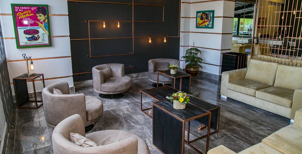 Mayi Hotel