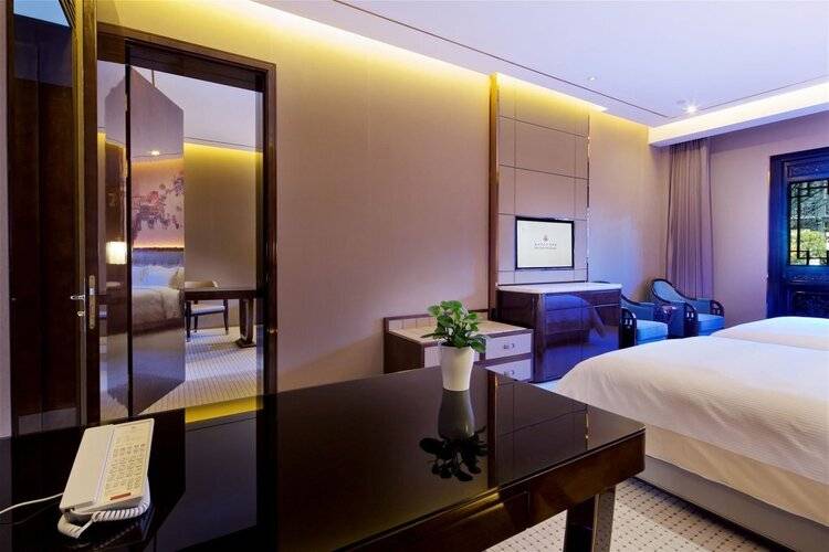 Shanghai Royal Garden Hotel