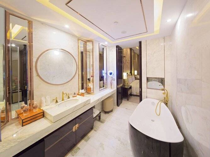 Shanghai Royal Garden Hotel