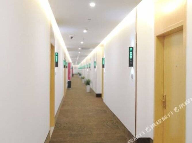 Greentree Inn Shanghai Jinshan District Wanda Plaz