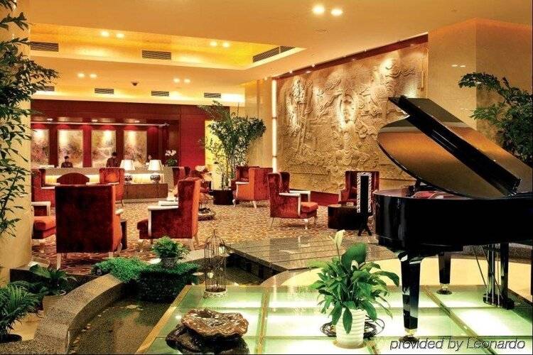 Shanghai Yuloon Hotel
