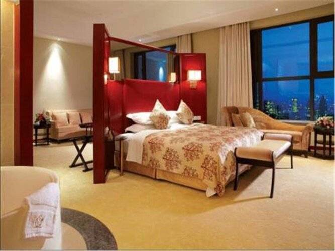 Shanghai Yuloon Hotel