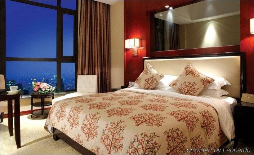 Shanghai Yuloon Hotel