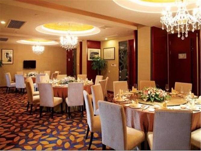 Shanghai Yuloon Hotel