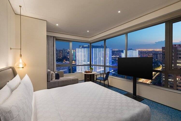 Hualuxe Shanghai Changfeng Park, An Ihg Hotel