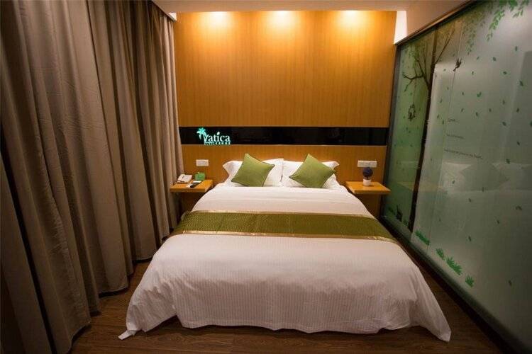Vatica Shanghai International Tourist Resort Huaxia E Road Metro Station Hotel