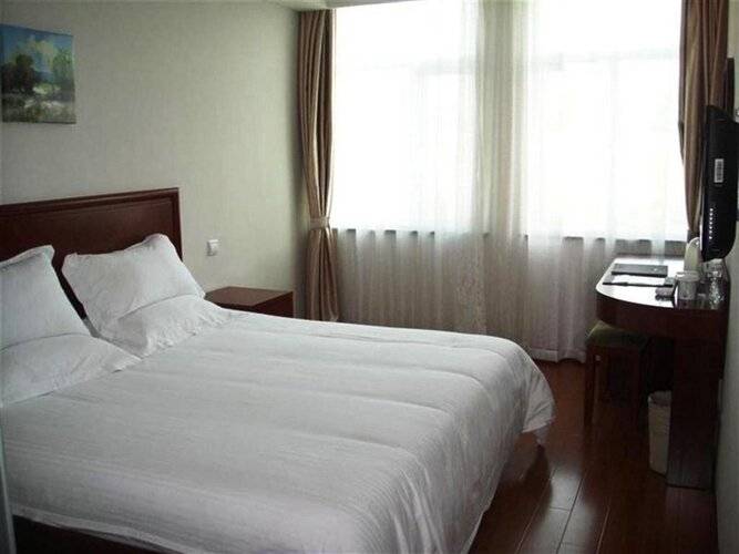 Greentree Inn Shanghai Hongqiao Hub Convention Center Jinghua Road Shell Hotel