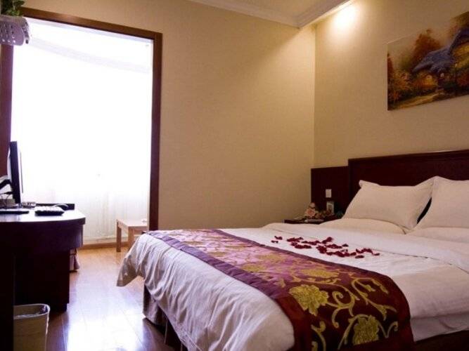 Greentree Inn Shanghai Hongqiao Hub Convention Center Jinghua Road Shell Hotel