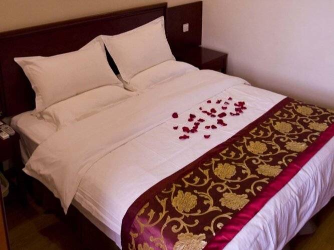 Greentree Inn Shanghai Hongqiao Hub Convention Center Jinghua Road Shell Hotel