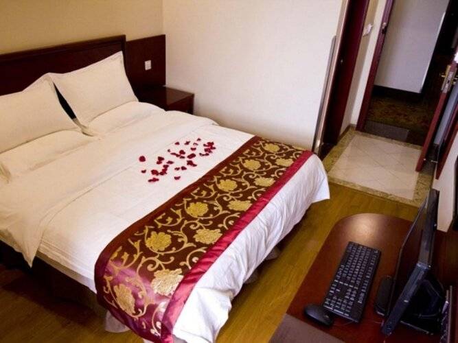 Greentree Inn Shanghai Hongqiao Hub Convention Center Jinghua Road Shell Hotel