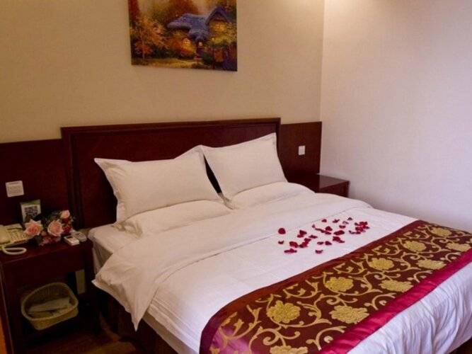 Greentree Inn Shanghai Hongqiao Hub Convention Center Jinghua Road Shell Hotel