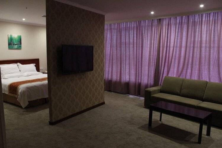 Greentree Inn Shanghai Hongqiao Hub Convention Center Jinghua Road Shell Hotel