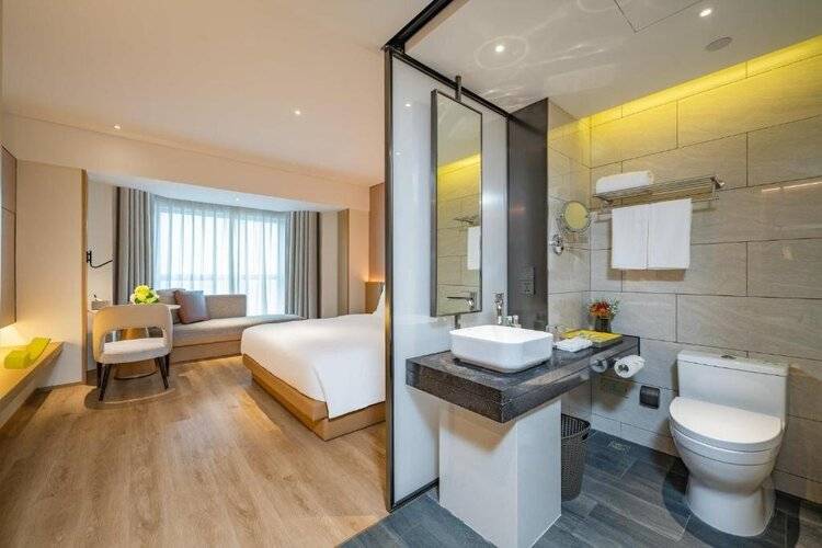 Holiday Inn Shanghai Huaxia, An Ihg Hotel