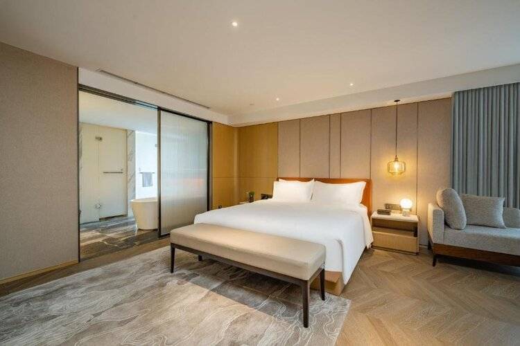 Holiday Inn Shanghai Huaxia, An Ihg Hotel