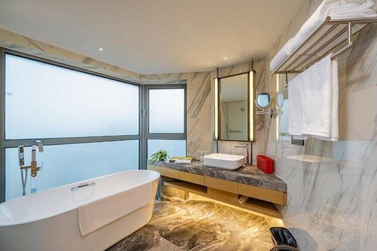 Holiday Inn Shanghai Huaxia, An Ihg Hotel