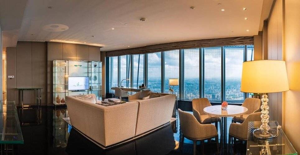 J Hotel, Shanghai Tower