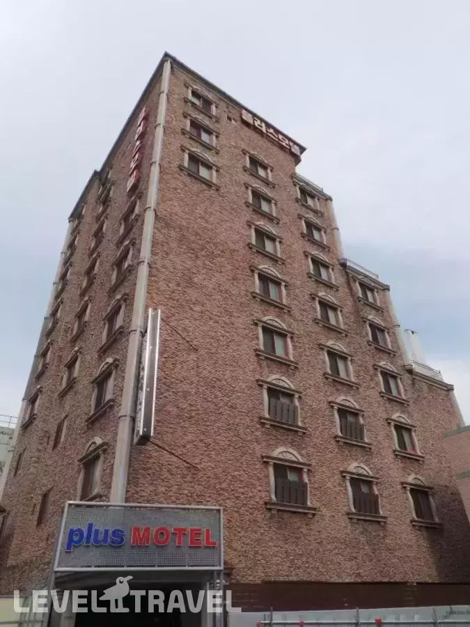 Plus Motel