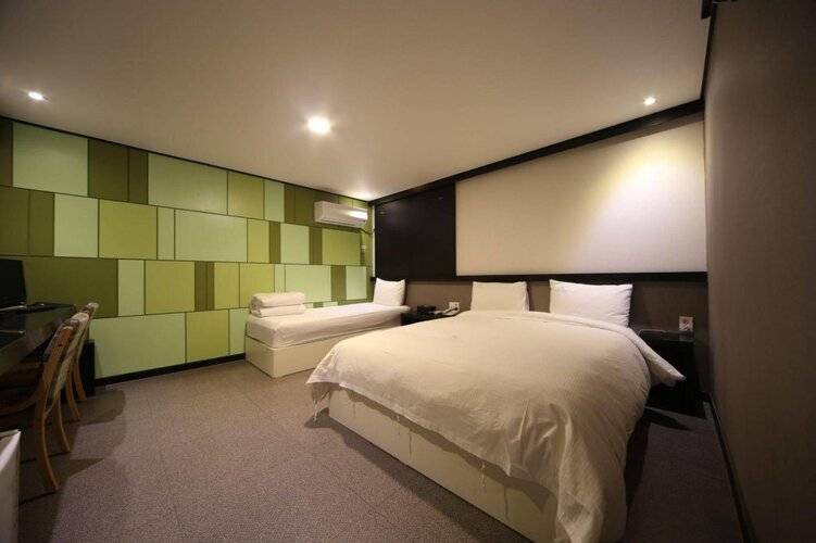 Elysee Hotel