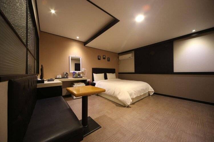 Elysee Hotel
