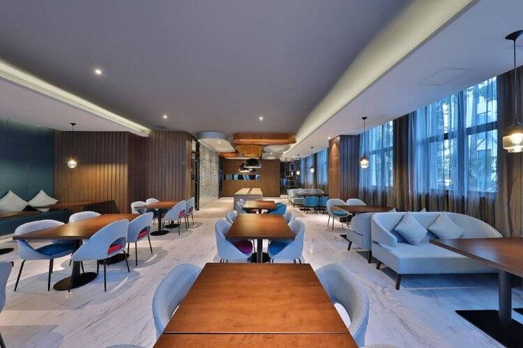 Orange Hotel Select
