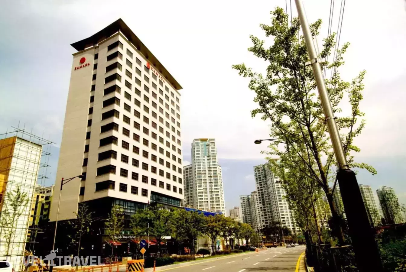 Ramada By Wyndham Dongtan Hotel