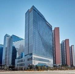 $item['hotel']['name']