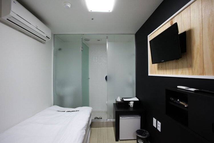 Ekonomy Hotel Myeongdong Premier