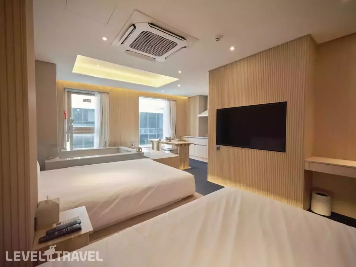 Uh Suite Seoul Square