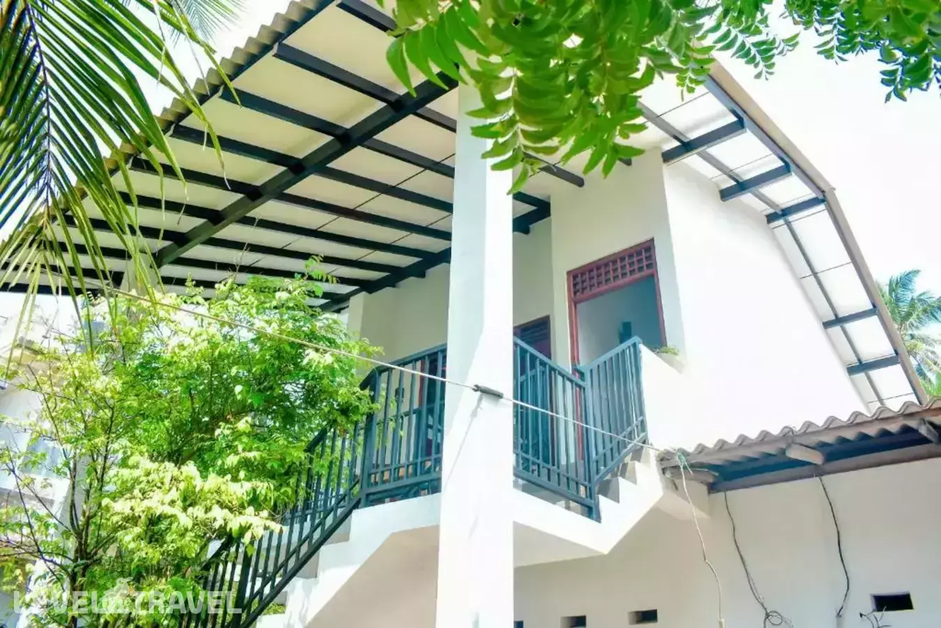 Aliya Aliya Hikkaduwa