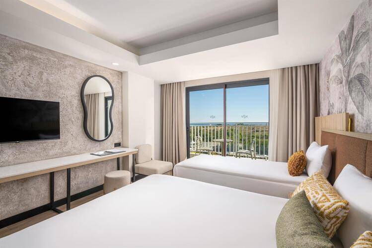 Vox Maris Resort