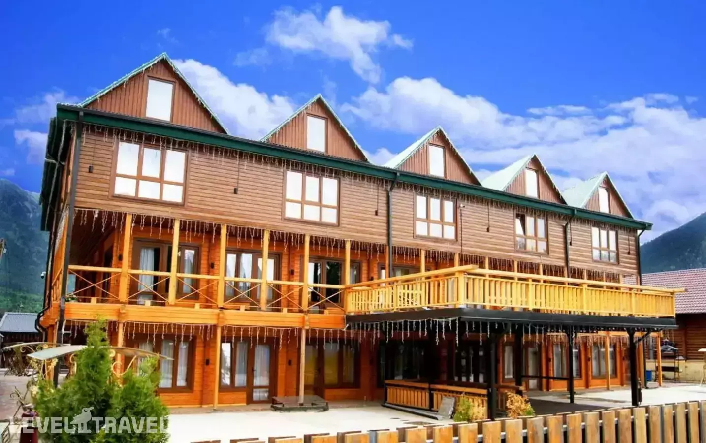 Hayat Haus (Хаят Хаус)