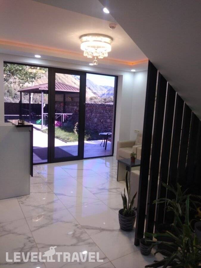 Отель Отель Besami — Степанцминда, Грузия