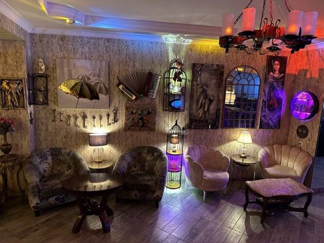 Piano Hotel