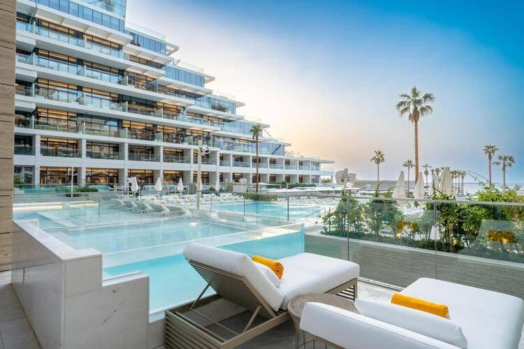 Five Luxe Jbr